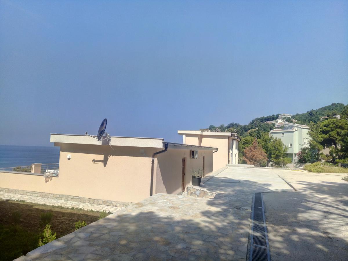 Villa Roan بار المظهر الخارجي الصورة